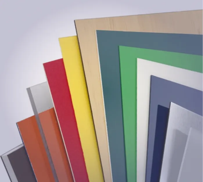 Širok izbor boja i debljina graverske plastike