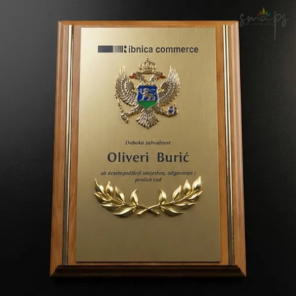Ekskluzivna drvena plaketa sa metalnim grbom Crne Gore za Ribnica commerce